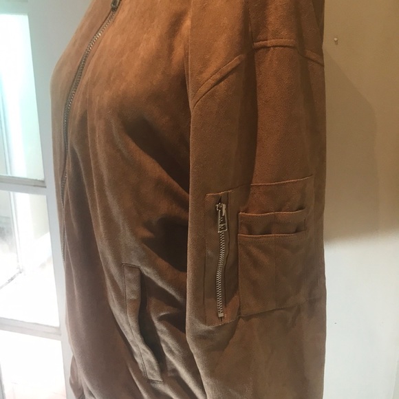 “FOREVER 21 MEN”  Faux Suede Bomber Jacket. - Picture 4 of 10